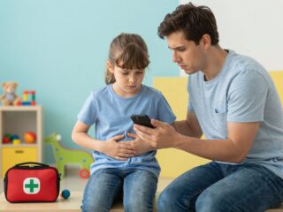 Mi a teendő, ha a gyerek lenyelt egy érmét vagy más apró tárgyat? Orvosi útmutató