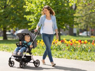 Mire figyelj, amikor sétálni indulsz a babával? A szakember tippjei