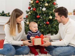 Mit Adjunk Ajándékba Babának Első Karácsonyára? Praktikus Ötletek és Tanácsok