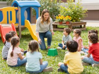 Nincs, aki vigyázzon a gyerekekre: a vidéki óvodák drámai küzdelme az óvónőhiánnyal