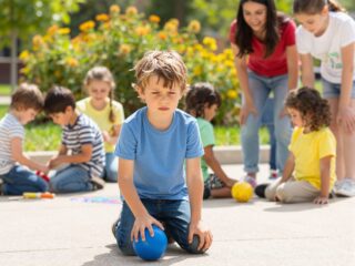 Sérült gyermek a közösségben: küzdelem az előítéletek és a diszkrimináció ellen