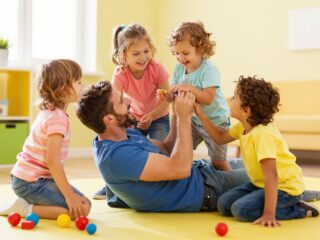 Sokgyermekes apák a sztárvilágban: ők a rekorder családapák