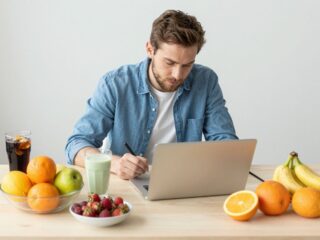 Vizsgaidőszak: ezek az ételek segítik a koncentrációt, és ezeket kerüld el