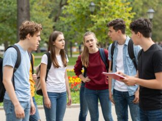 A kamaszkori lázadás határai: hol a pont, amikortól közbe kell lépni?