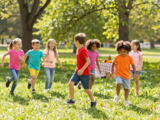 Riasztó adatok a gyermekkori elhízásról: okok, következmények és megelőzés