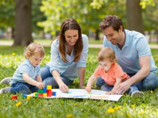 Tippek és trükkök ikres szülőknek: az egyéniség támogatása és a konfliktusok kezelése