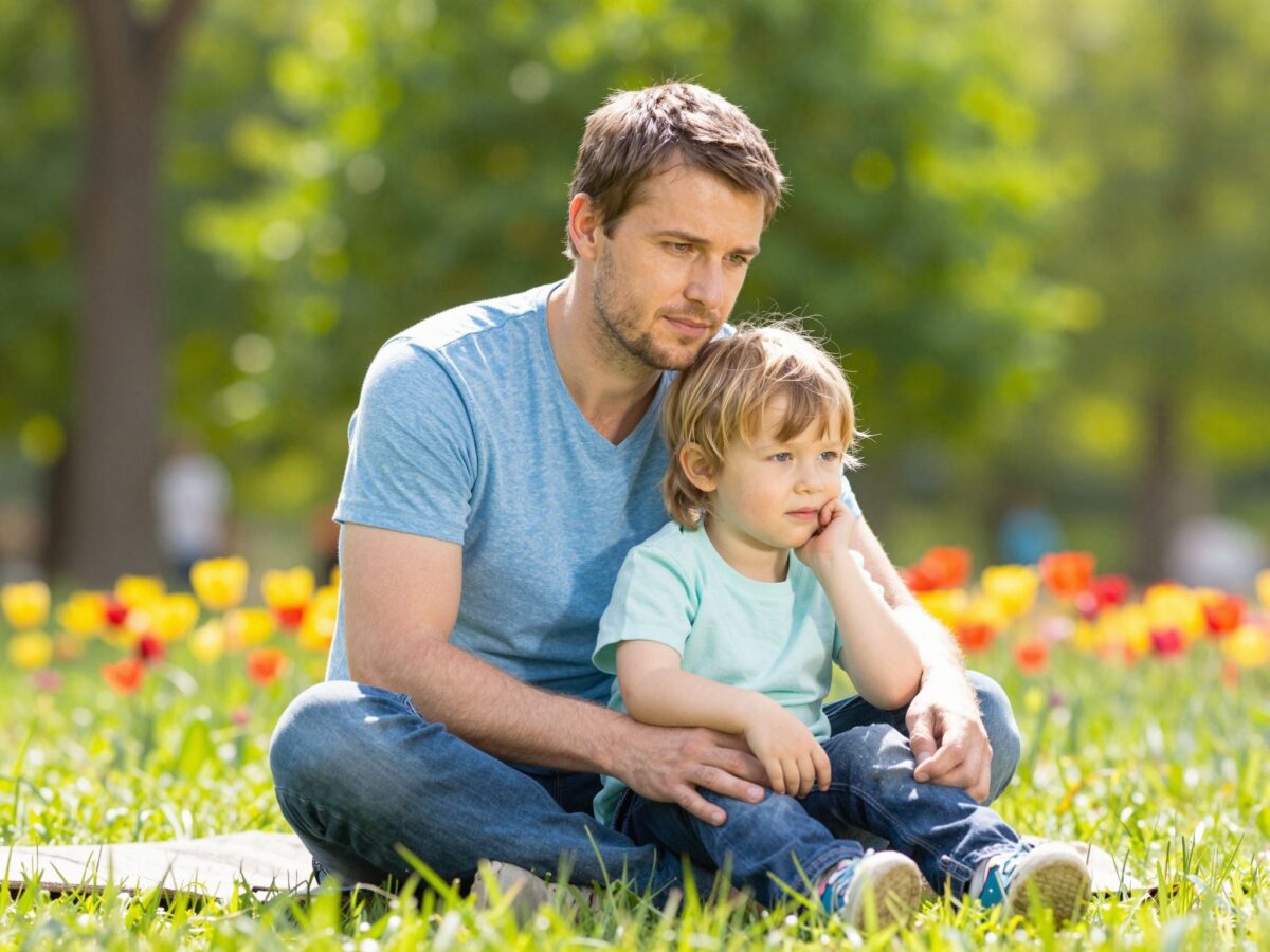 Az apai önbizalomhiány okai: „elég jó apa vagyok?” – a kérdés, ami sokakat gyötör