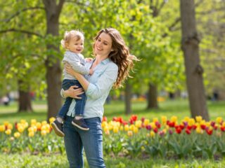 Későbbi gyerekvállalás, nagyobb szabadság: így látja az anyaságot a Z generáció
