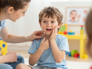 Pöttyös a gyerek? Bőrkiütések enciklopédiája szülőknek, táblázattal