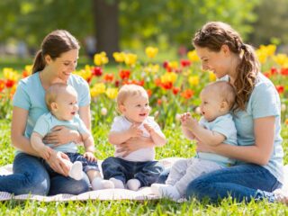 Tényleg kivételezünk a szép babákkal? Meglepő kutatási eredmény a szülői viselkedésről