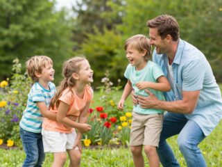 Gyereknevelés a világ körül: melyik országban a legboldogabbak a családok?