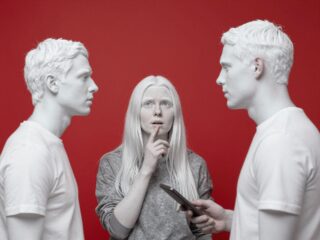 Hogyan hatnak ránk a színek? A vörös ereje és tudattalan üzenetei