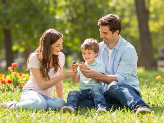 Hogyan nevelj hálás és nem elkényeztetett gyereket? 5 fontos alapelv