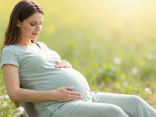 Honnan tudom, hogy indul a szülés? A kezdődő vajúdás jelei és tünetei