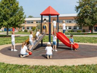 Játszóterek, iskolák, zöldterületek: a legélhetőbb magyar városok kisgyerekes szemmel