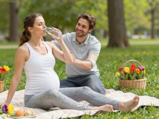 Mikor múlik el a terhességi fáradtság? Okok, időtartam és hatékony kezelési módok