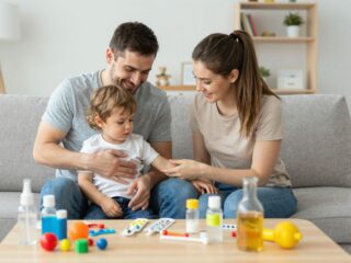 Milyen vírusok veszélyeztetik a kisgyereket: tünetek, megelőzés és teendők betegség esetén