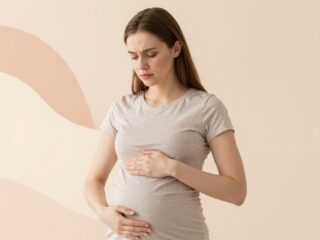 Hányinger, fáradtság, érzékeny mellek: az első trimeszter leggyakoribb tünetei