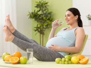 Hogyan csökkentsd a lábdagadást és a vizesedést várandósan?