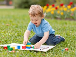 Két éves kisgyerek képességei és fejlődési szakaszai