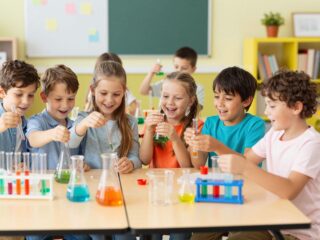 Legyél te is kis tudós! Egyszerű kísérletek, amik lekötik az ovisokat és fejlesztik a gondolkodásukat