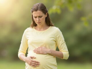 Normális vagy aggasztó? A terhesség alatti nyilalló fájdalmak okai