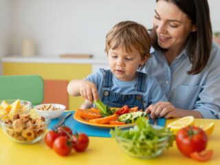 Válogatós vagy túlsúlyos a gyerek? Lehet, hogy az etetési stílusod a ludas