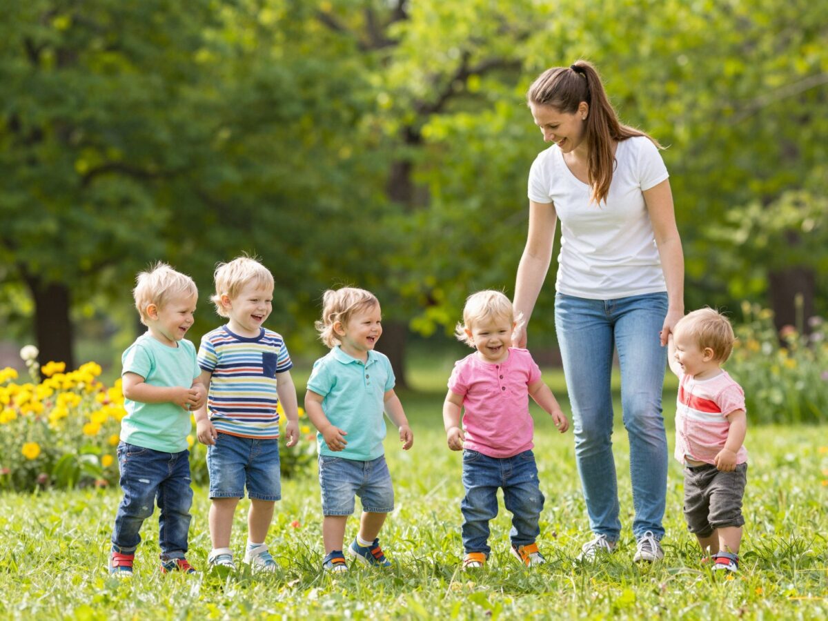 Amikor négyszeres az öröm: betekintés egy négyes ikres család mindennapjaiba