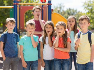 Miért tűnik a gyerekek számára végtelennek a várakozás? Az időérzékelés fejlődése