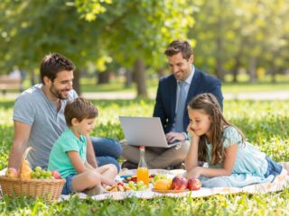 Pénz, karrier vagy család? Min múlik valójában a boldogság a kutatások szerint?