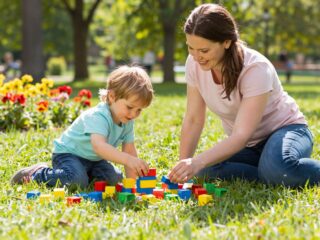 Túlzott szórakoztatás helyett: Hogyan segítsük a gyermek önálló játékát?