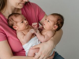 Lótusz szülés: Amikor a köldökzsinórt nem vágják el azonnal