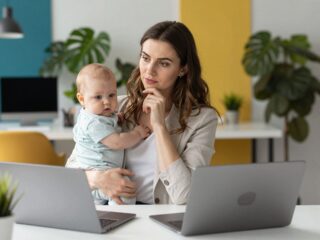 Amikor az anyaság és a munka világa ütközik: modern nők dilemmái