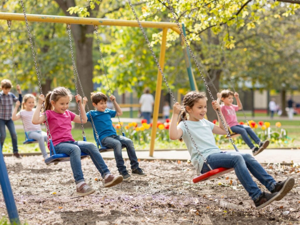 Hintázás és egyensúly: miért fontos ez a mozgásforma a fejlődéshez?