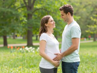 Titok vagy nyílt lapok? Mikor érdemes megosztani a környezettel a terhességet?
