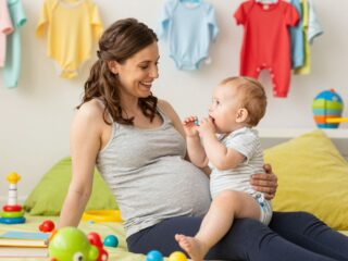 Ezekkel a megjegyzésekkel őrületbe kergetheted a kismamákat