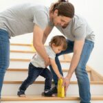 Lépcsőzés tanulása: biztonság, technika, szülői segítség