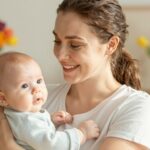 Miért tűnhet vizesnek az anyatejed, és mit jelent ez valójában?