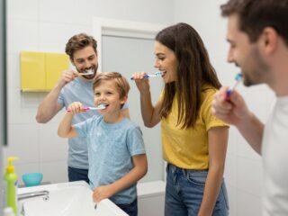 „Mostál már fogat?”: miért fontos a következetesség a gyermekkori fogápolásban?