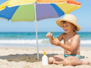 A bőrrák megelőzése: miért veszélyesebb a gyermekkori leégés, mint gondolnád?