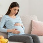 A gyomorfájás okai a várandósság alatt: puffadás, görcsök és egyéb tünetek