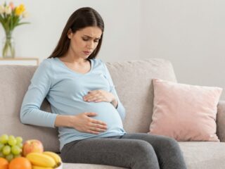 A gyomorfájás okai a várandósság alatt: puffadás, görcsök és egyéb tünetek