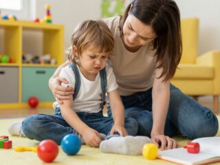 Alváshiány és hiszti: tudományos magarázat, miért tör ki a vulkán a fáradt gyerekből