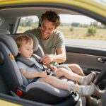 Autózás kisbabával: beszerelés, alvás, hosszú utak trükkjei