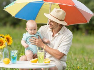 Hogyan vészeljétek át a nyári hőséget babával? Hűtés, folyadékpótlás, öltözködés