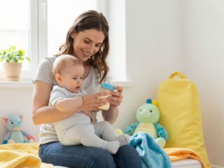 Mit tegyél, ha nem tudsz szoptatni: a tápszeres táplálásról őszintén