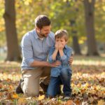 Ne mondd, hogy „a fiúk nem sírnak”: Hogyan neveljünk érzelmileg egészséges fiúgyermeket?