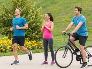 Nem csak az izmokat edzi: a rendszeres testmozgás jótékony hatása az agyműködésre