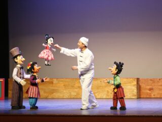 Több mint játék: Interjú egy bábszínésszel a szakma szépségeiről és kihívásairól