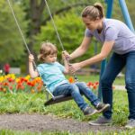 Az állandó aggódástól a teljes kontrollig: a helikopterszülőség ismertetőjegyei